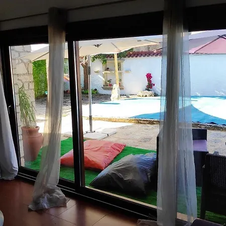 Louro's - 12130al Kır Evi